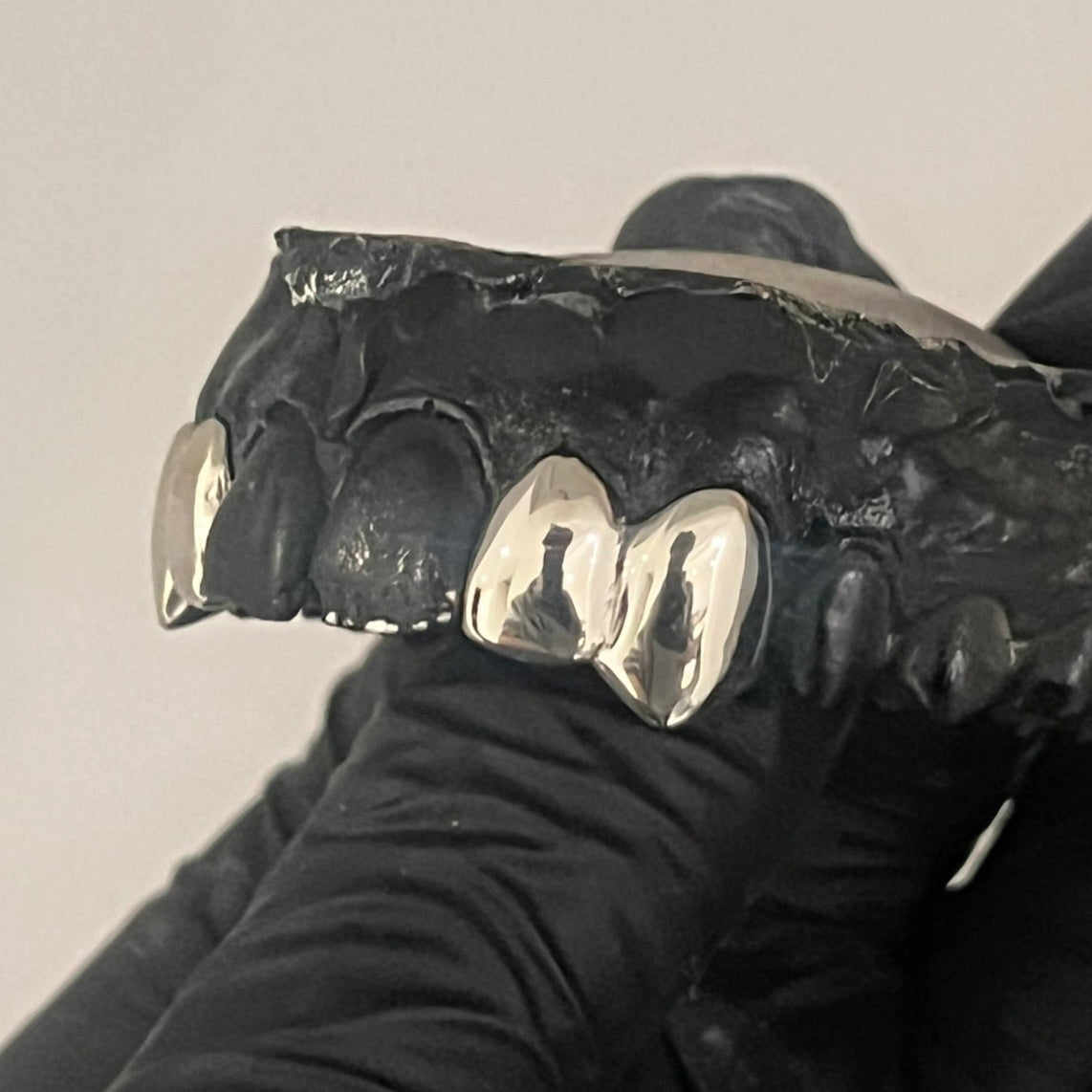 Silver Fang 4 Tooth Grill Top