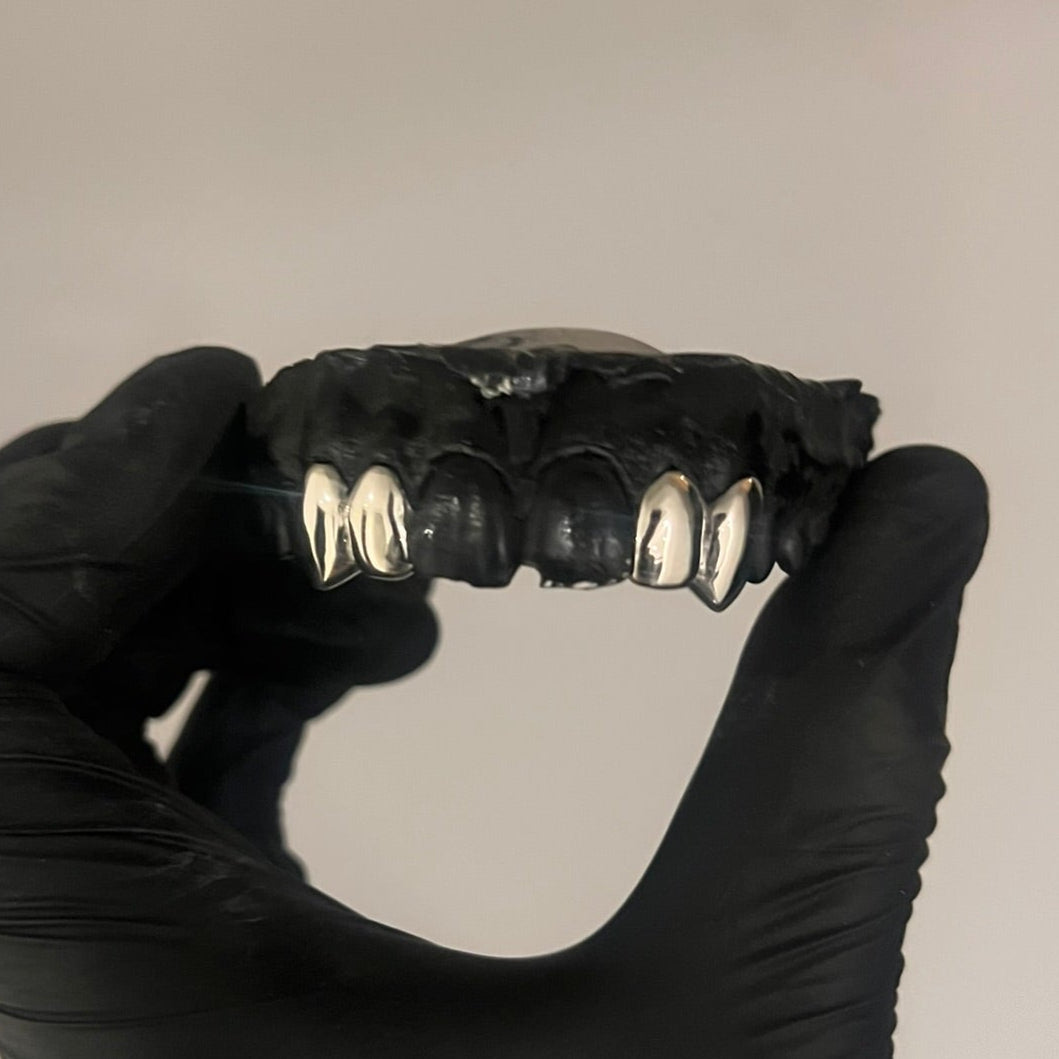 Silver Fang 4 Tooth Grill Top