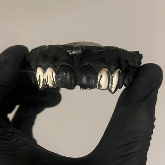 Silver Fang 4 Tooth Grill Top